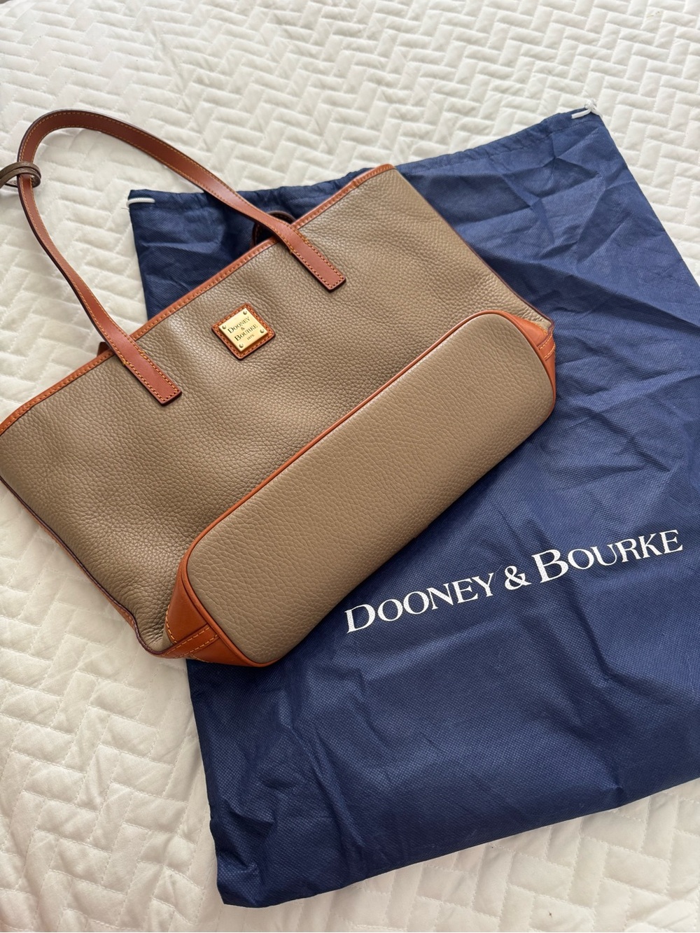 Dooney & Bourke Pebble Grain Gray Brown Tan Tote Bag with Dustbag - Picture 2 of 16